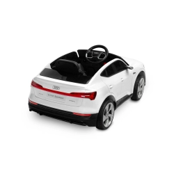 Audi ETRON Sportback White samochód pojazd na akumulator Toyz by Caretero